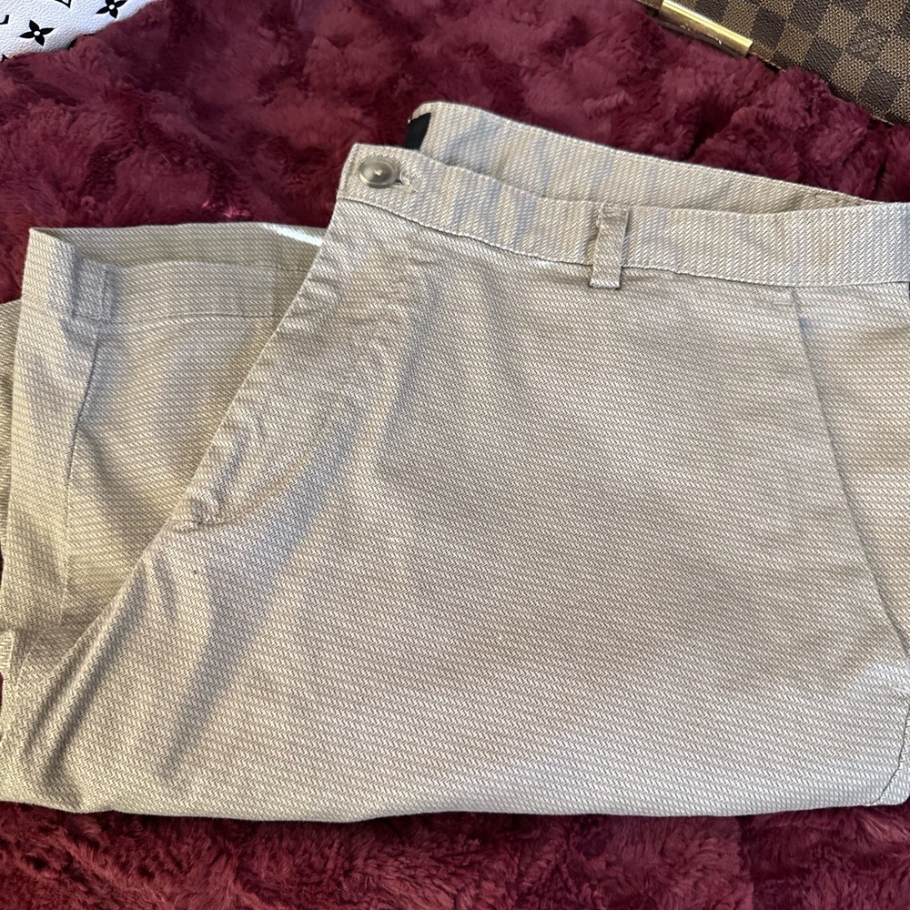EUC Calvin Klein Beige Chino Short Pants Lightweight‎ Cotton Blend Size 40